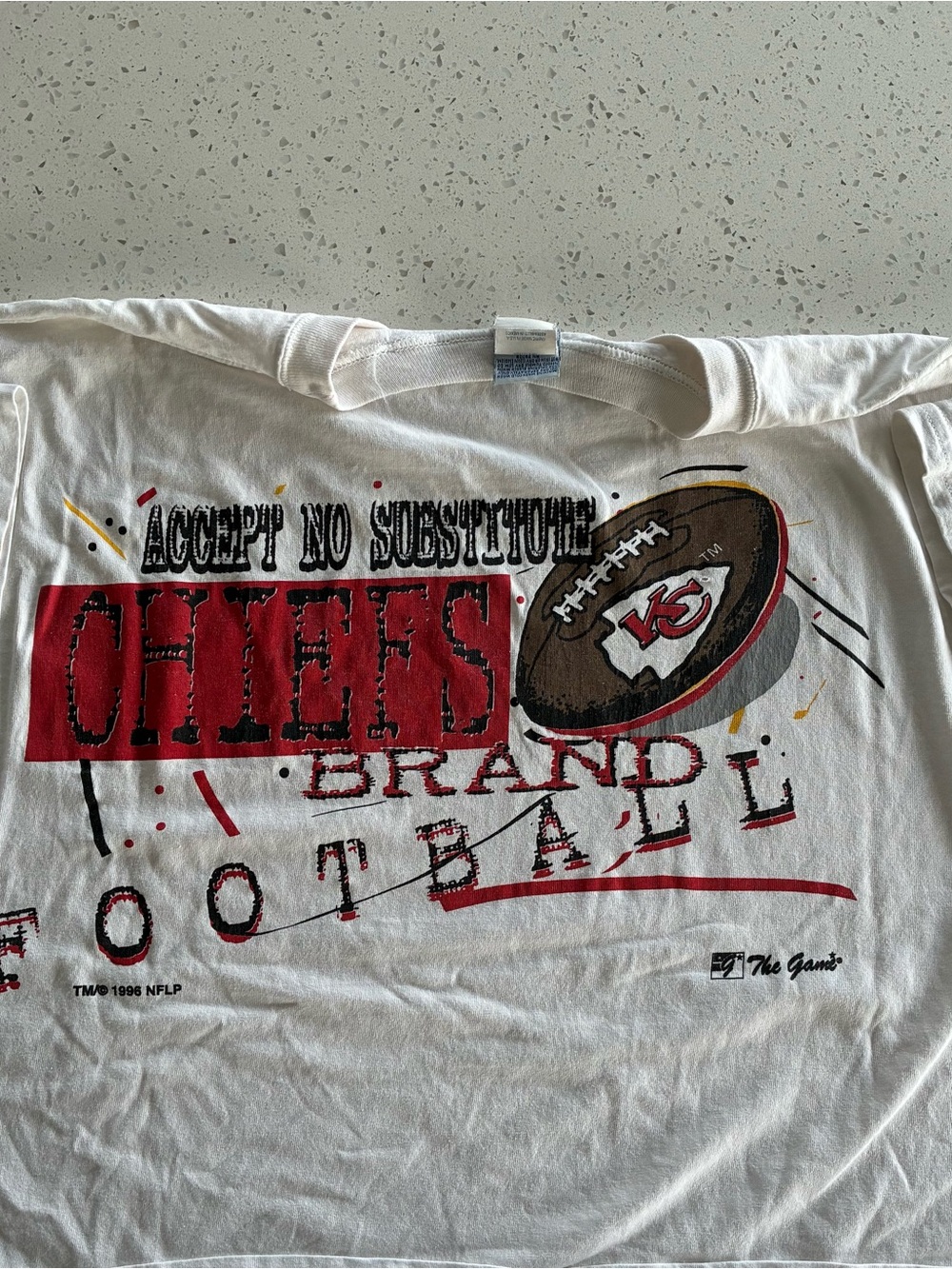 000 - VINTAGE 90s KANSAS CITY CHIEFS NFL FOOTBALL THE GAME T SHIRT